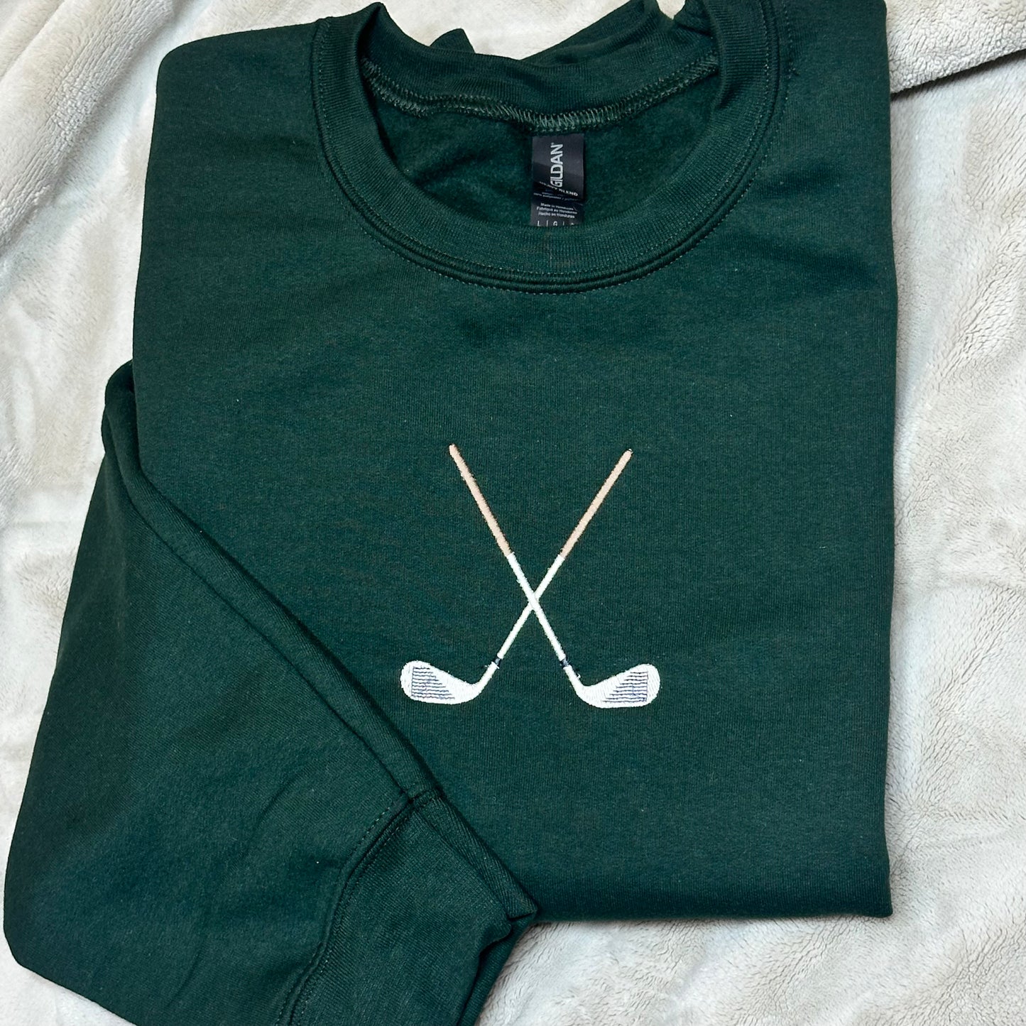Embroidered Golf Crewneck Sweatshirt – Minimalist Crossed Clubs Pullover